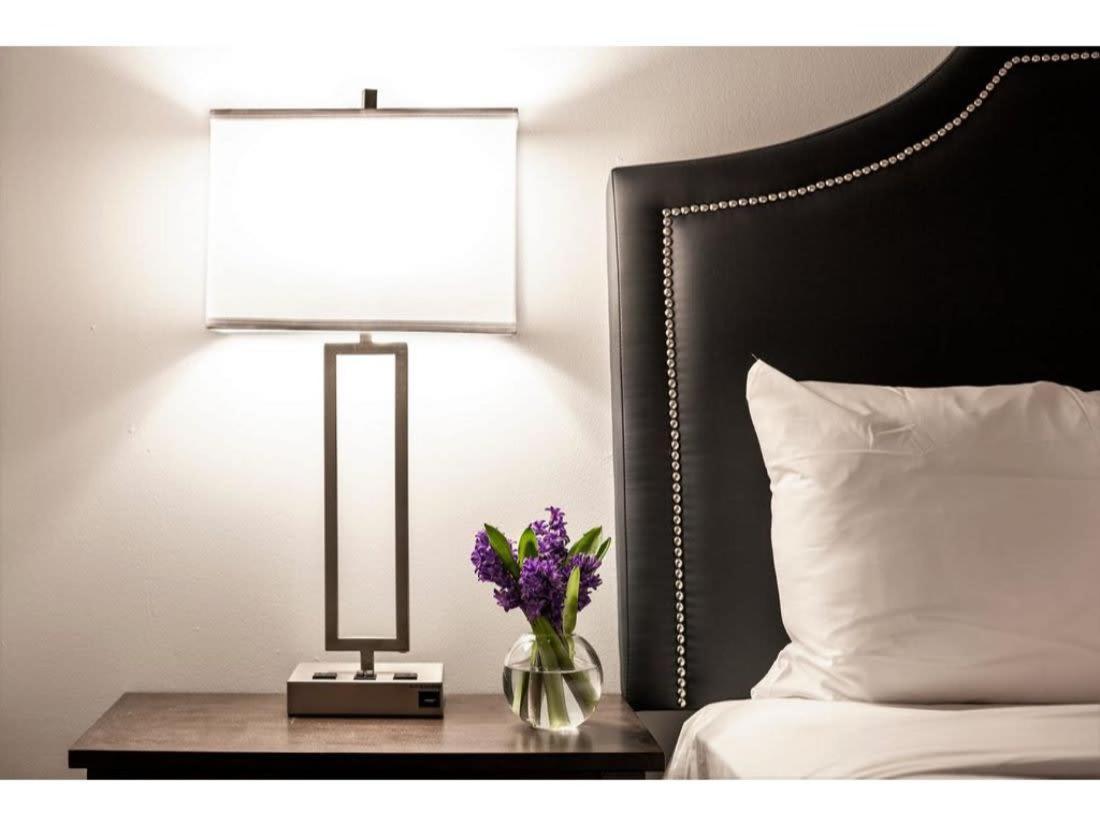 Bold 2Br 2Ba In The Block Apartment By Cozysuites! อินเดียนาโพลิส ภายนอก รูปภาพ