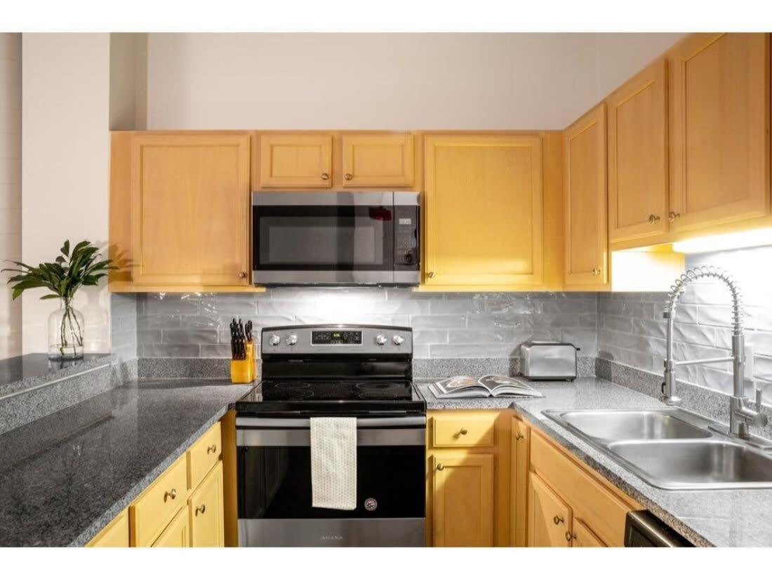 Bold 2Br 2Ba In The Block Apartment By Cozysuites! อินเดียนาโพลิส ภายนอก รูปภาพ